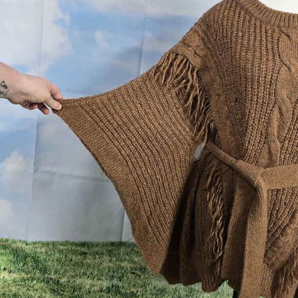DAVID & DANI | CABLE KNIT BELTED BAT WING FRINGED SWEATER - Picture 11 of 16